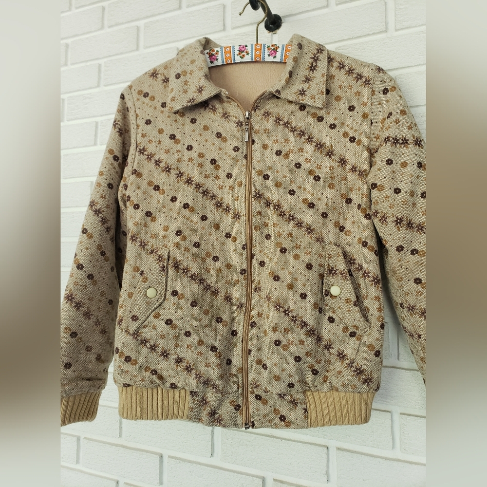 70s bomber style coat with the most adorable printed cotton shell - Picture 5 of 12